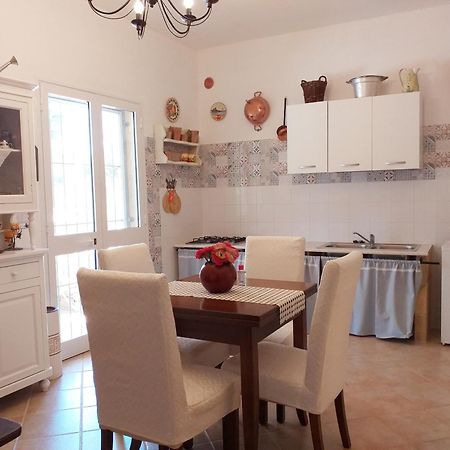 Вилла Casale Conte Dell'Anna Порто-Чезарео Номер фото